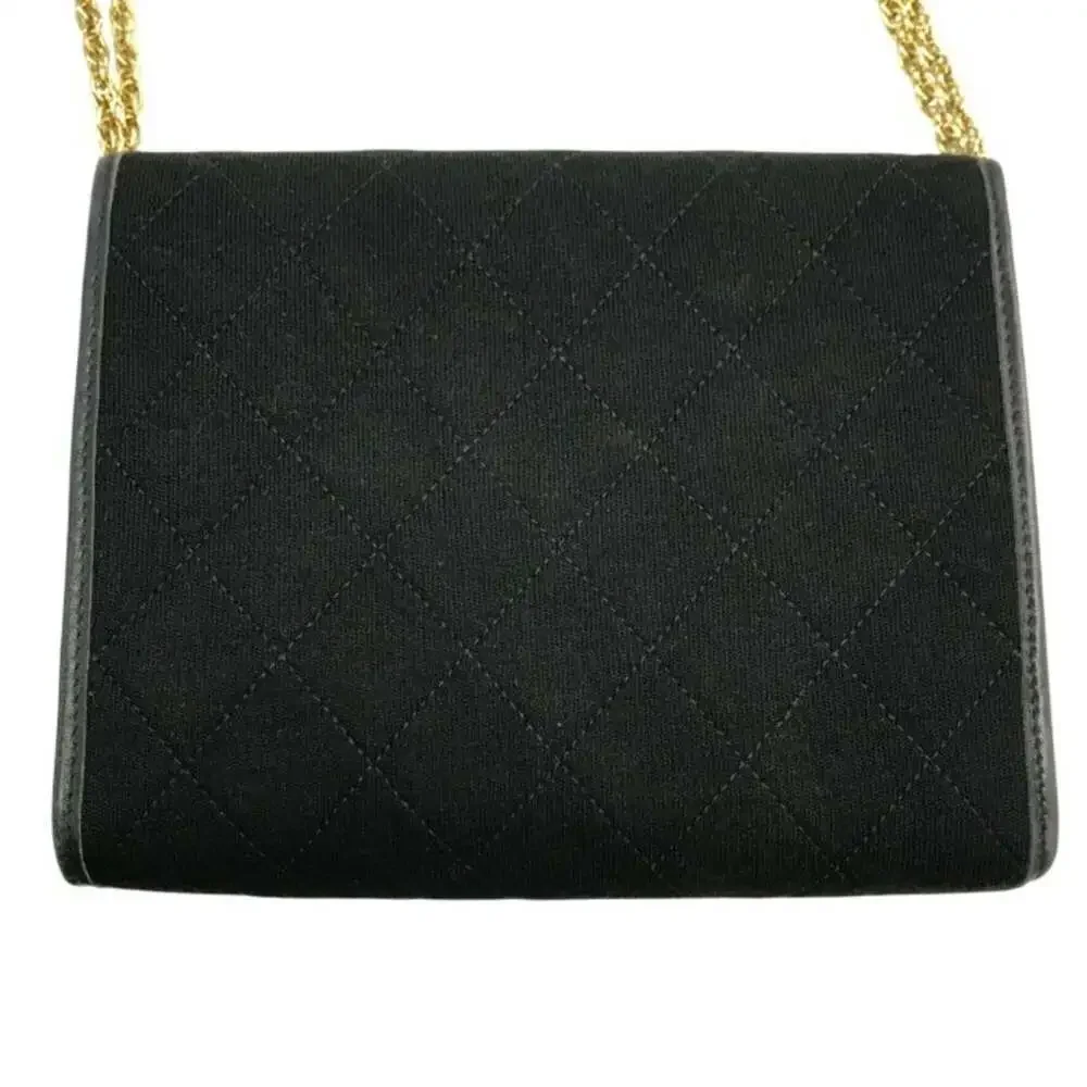 CHANEL Black Shoulder Bag